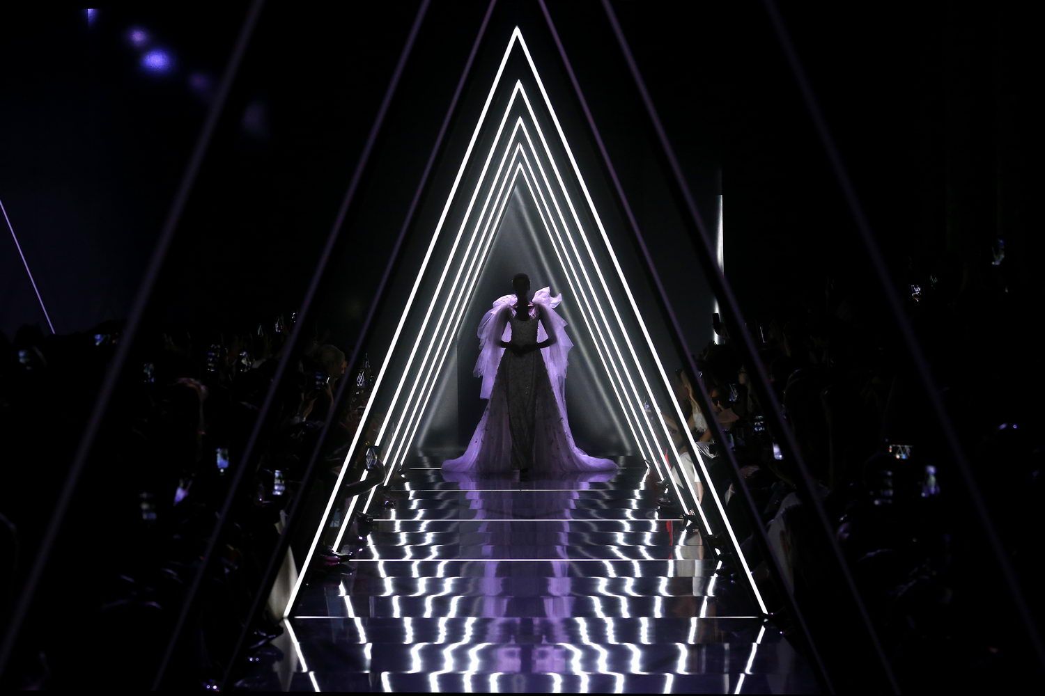 Ralph & Russo : Runway - Paris Fashion Week - Haute Couture Fall Winter 2018/2019