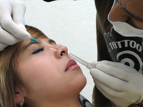 Utilizar sempre material esterilizado e descartável, é o ideal