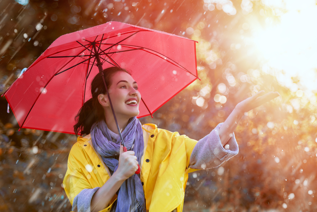 Truques e dicas para cabelo perfeito em dias de chuva