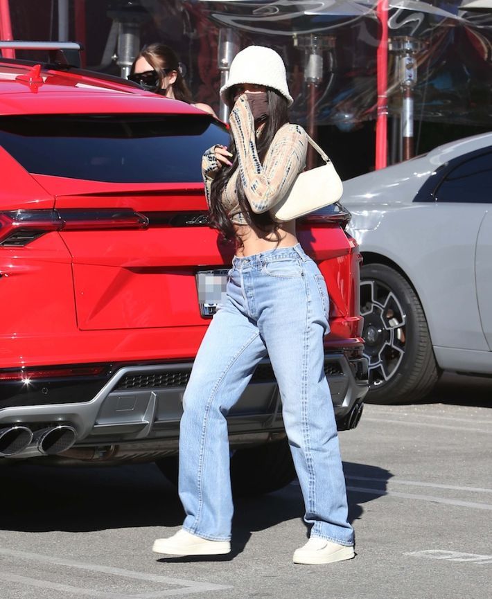 O street style das celebridades está de volta aos anos 90
