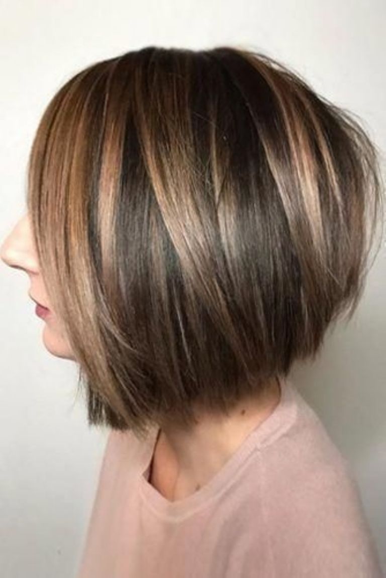Bob balayage, o corte que fica melhor com madeixas ombré invertido