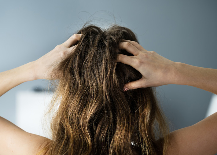 Sinais que indicam que o shampoo que usas não é bom para o teu cabelo