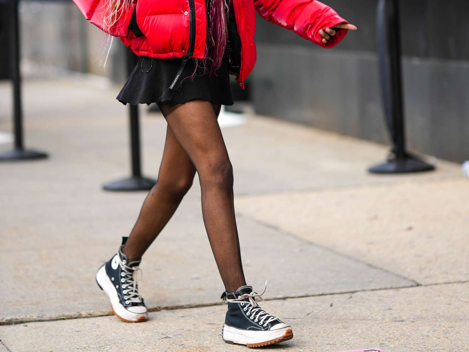 9 outfits com minissaia para dias quentes de verão