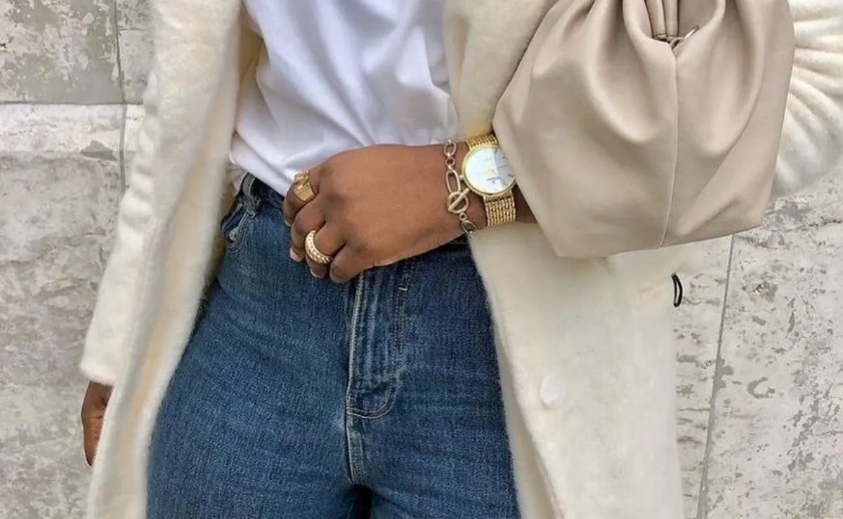 Como combinar camisas com jeans cintura alta