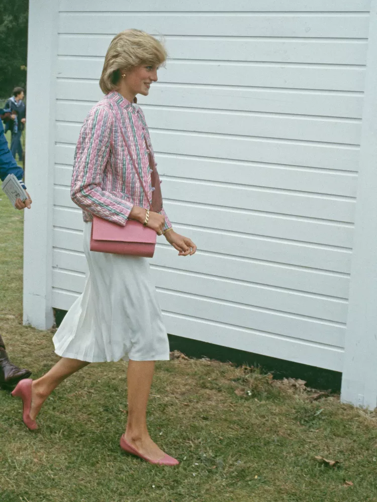 25 looks que inesquecíveis de Diana, a Princesa de Gales