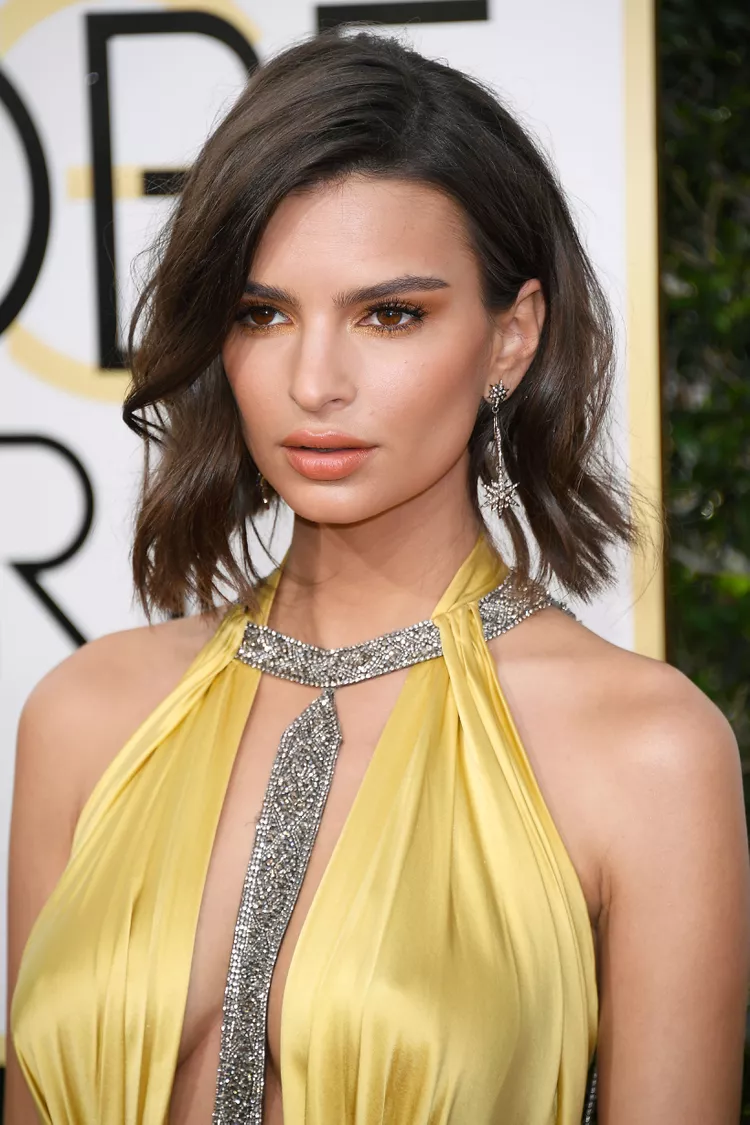 Os looks de cabelo mais marcantes de Emily Ratajkowski