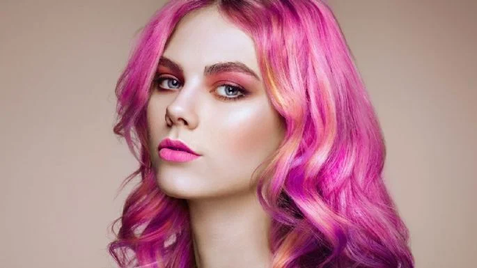 Psicologia: o que significa pintar o cabelo de rosa