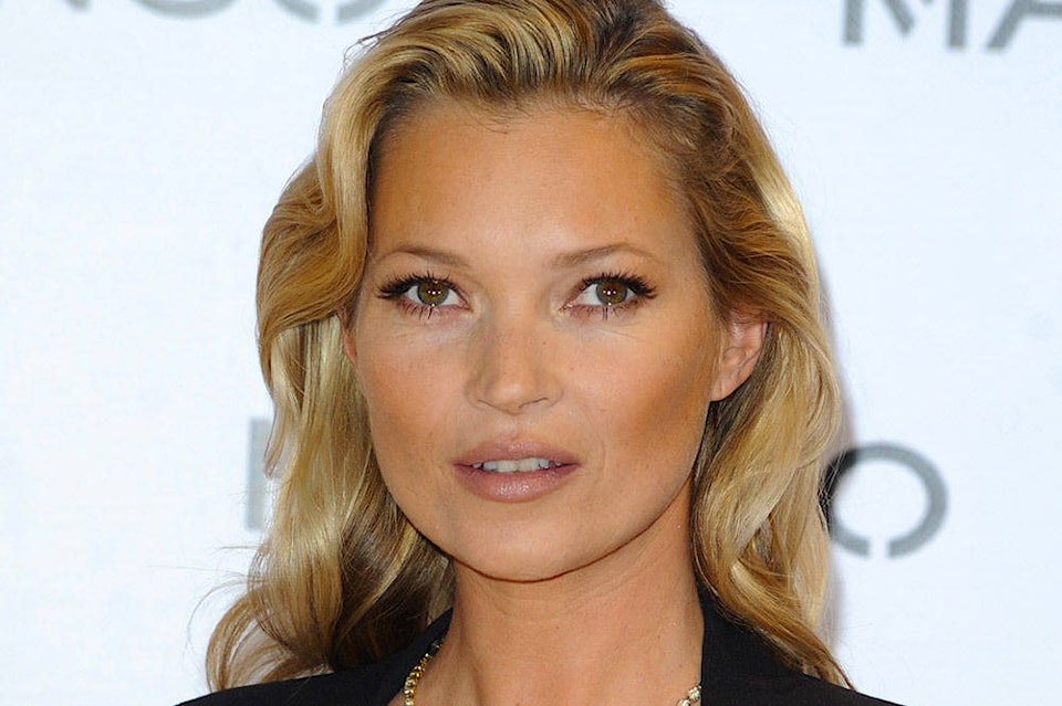 Kate Moss celebra 51º anos com máxima sensualidade