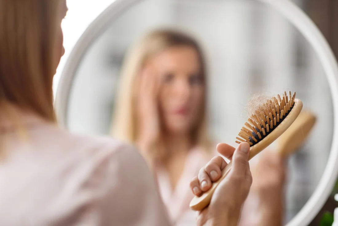 Como minimizar a queda de cabelo sazonal