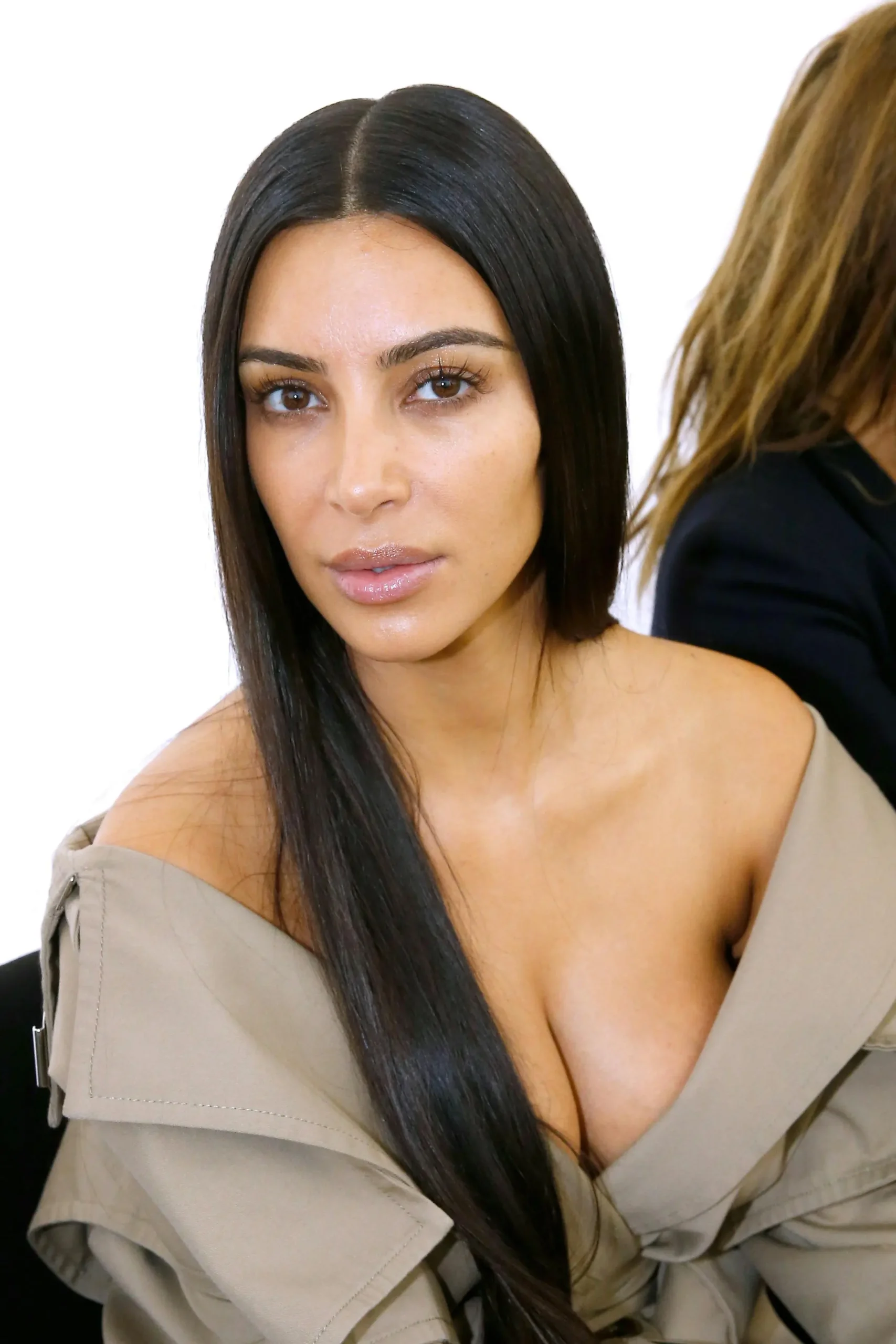 6 vezes que Kim Kardashian não usou maquilhagem
