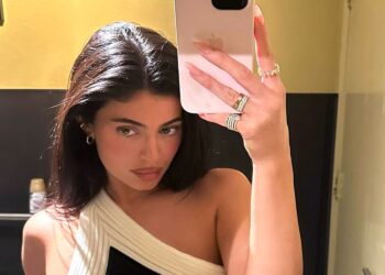 Kylie Jenner e o seu biquíni microscópico na Grécia